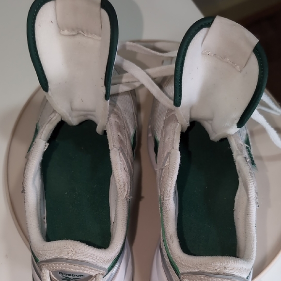 🎉Host Pick🎊 Reebok Kids Athletic Shoe- White and Green - Picture 8 of 10